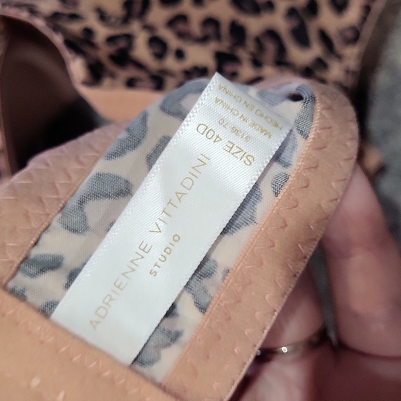 Adrienne Vittadini Studio Bra - Picture 7 of 8